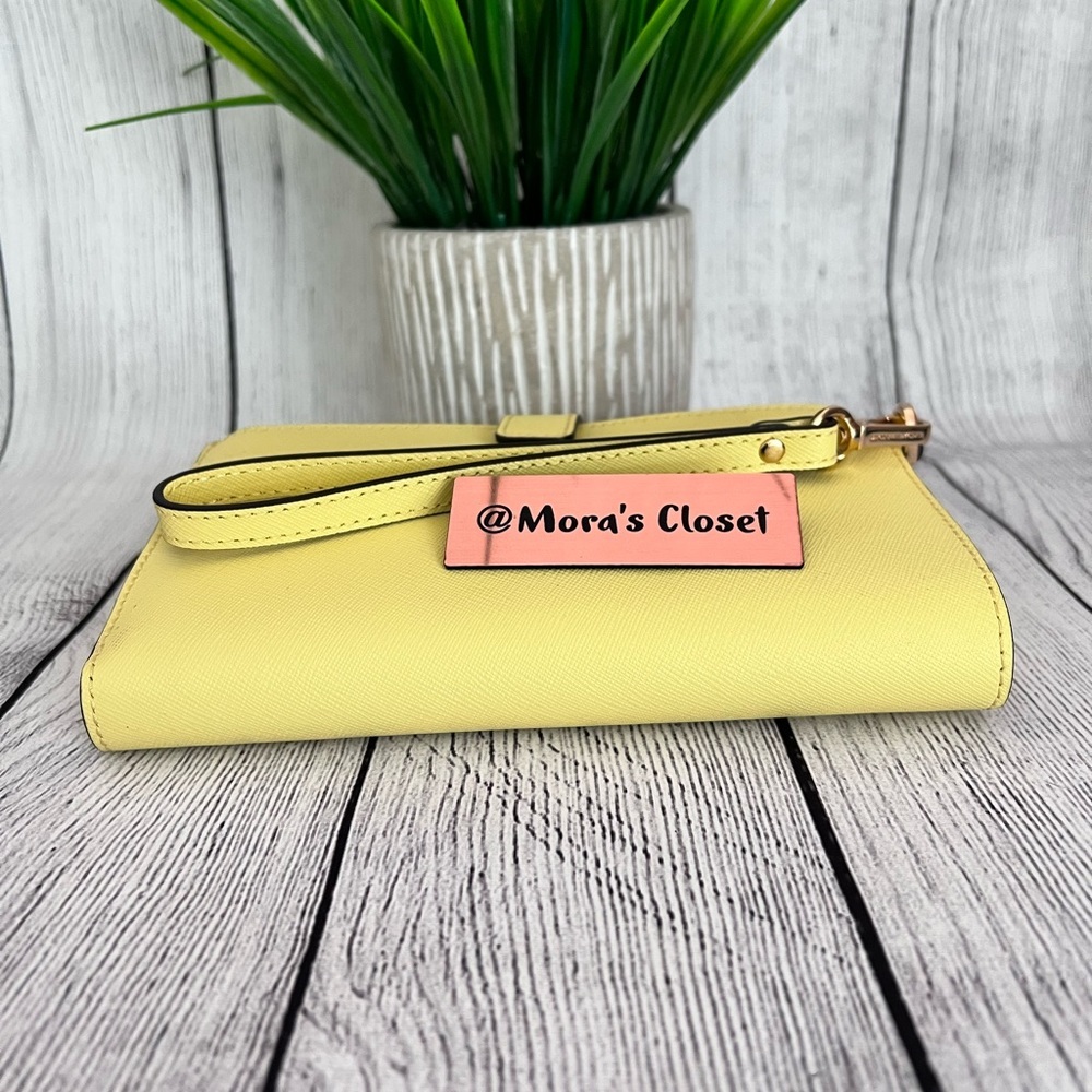 Michael Kors Wallet - Picture 3 of 9